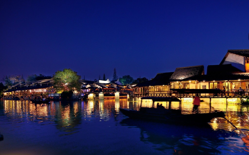 景觀照明設(shè)計應該怎樣做？